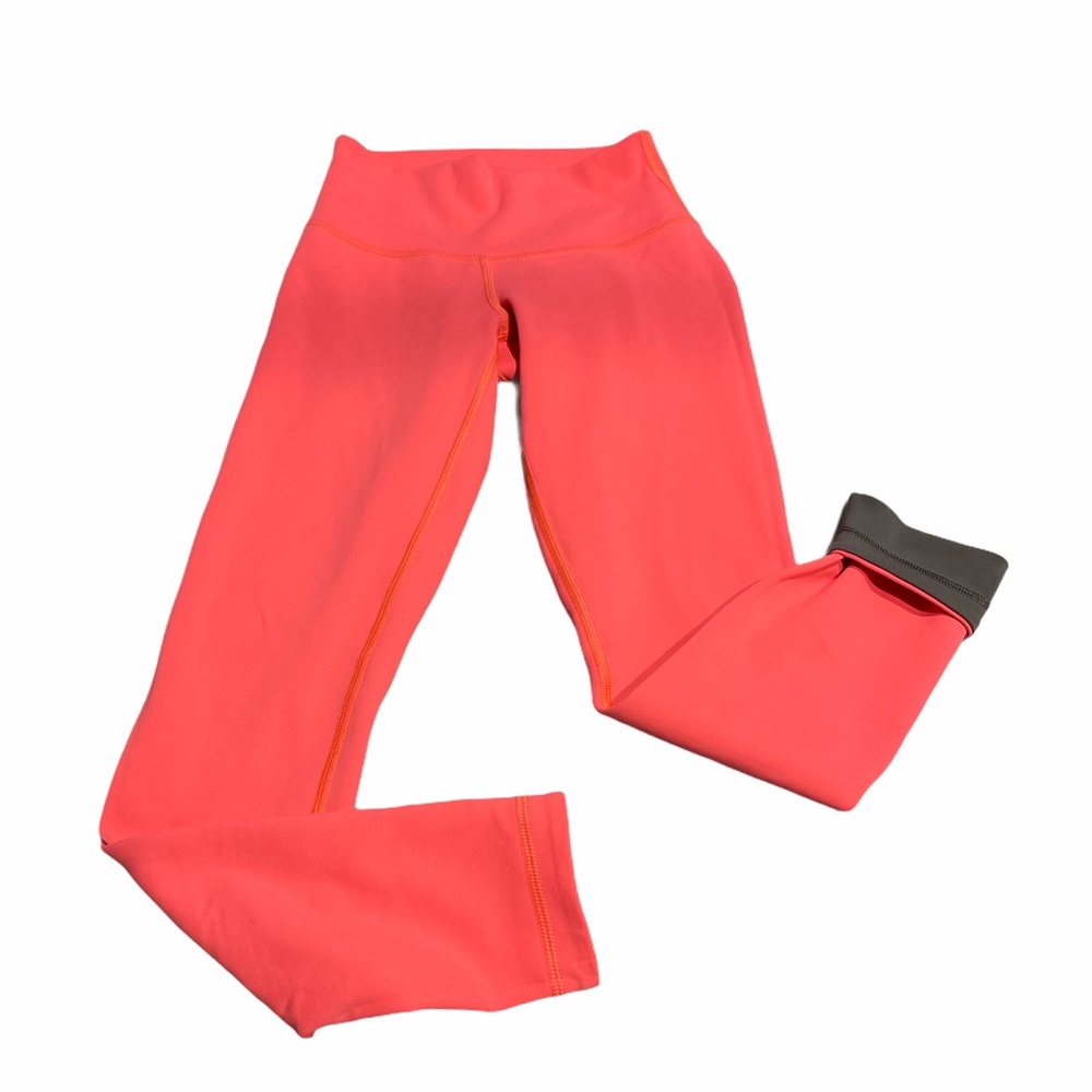 Lululemon High Times Reversible Pants. Size 2 - Picture 10 of 11